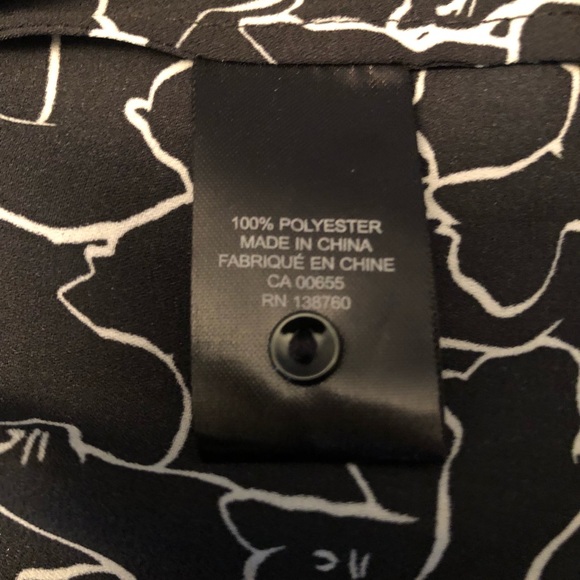 NWOT.   RW&Co. Peplum V-Neck Sleeveless Blouse - Picture 7 of 7